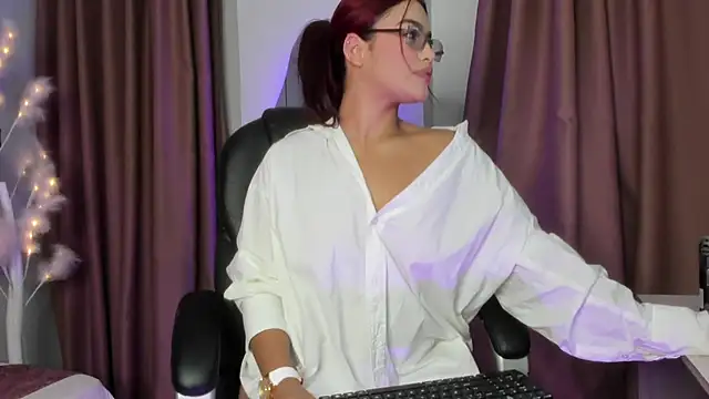 Snapshot of camila__bouzas chatting on 03.27.26 camila bouzas online show from 03.27.26