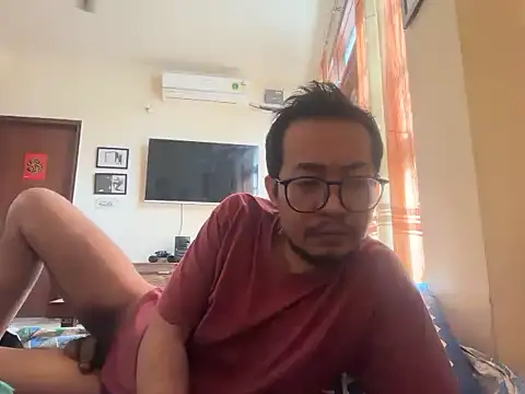 Snapshot of vikr692403 chatting on 10.16.25 vikr692403 online show from 10.16.25