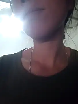 Snapshot of mochi_suka chatting on 10.18.25 mochi suka online show from 10.18.25