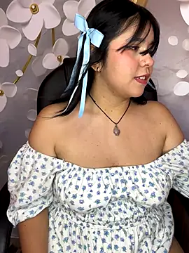  Bella 7 online show from 10.28.25