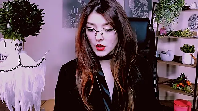 AnaSteisher online show from 10.27.25