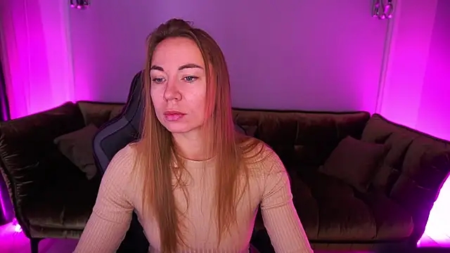 Snapshot of VixenMuse chatting on 11.13.25 VixenMuse online show from 11.13.25