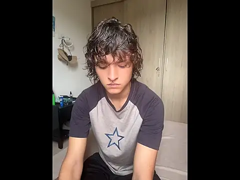 Snapshot of JoelnClouds chatting on 05.19.26 JoelnClouds online show from 05.19.26