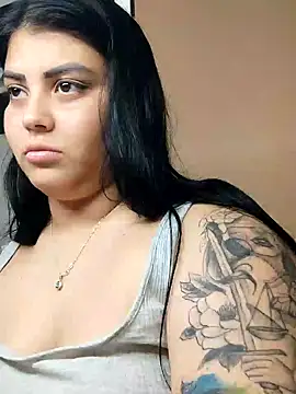 Cubanitaxxx online show from 12.21.25