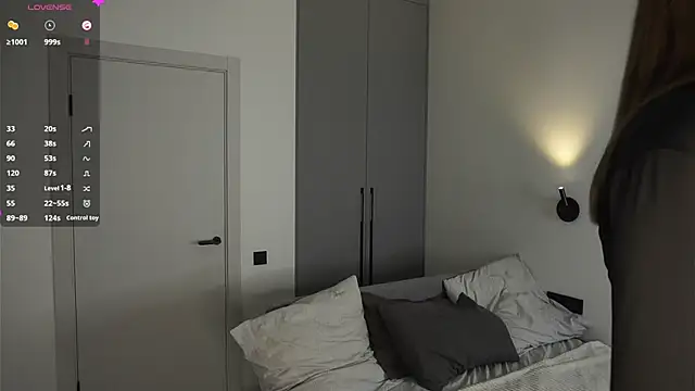 Snapshot of BrynnHolverson chatting on 11.26.25 BrynnHolverson online show from 11.26.25