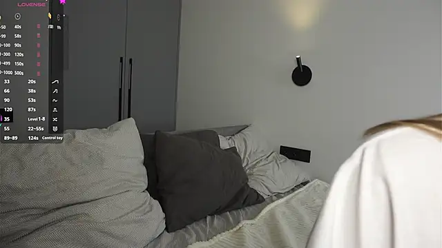 Snapshot of BrynnHolverson chatting on 12.01.25 BrynnHolverson online show from 12.01.25