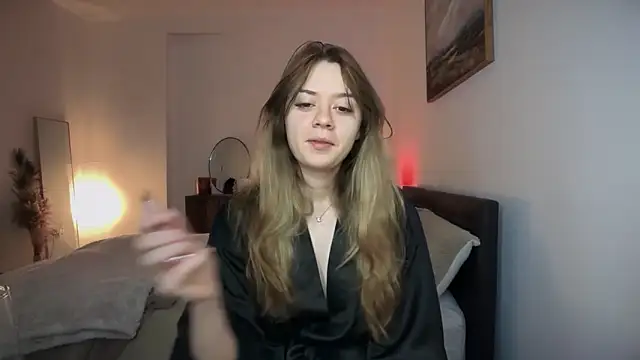 YasmineLace online show from 02.15.26