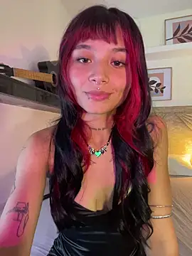 Snapshot of Emma_duff chatting on 04.19.26 Emma duff online show from 04.19.26