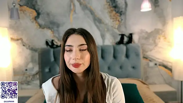 Chloewilldd online show from 10.30.25