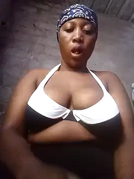 Bretbooty23 online show from 10.31.25