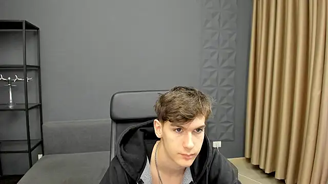 Snapshot of BradyFlint chatting on 05.14.26 BradyFlint online show from 05.14.26
