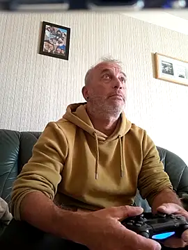 Ptitcouic online show from 10.16.25