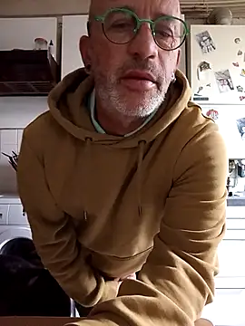 Ptitcouic online show from 10.18.25