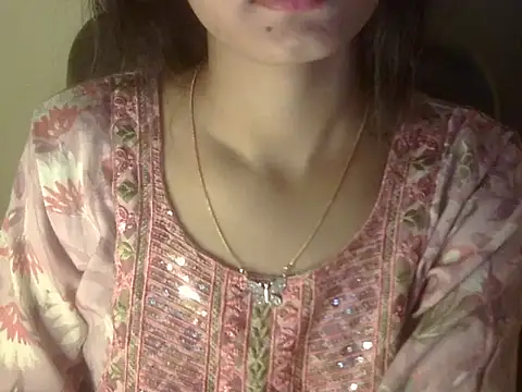 Snapshot of Shezi_N chatting on 04.24.26 Shezi N online show from 04.24.26