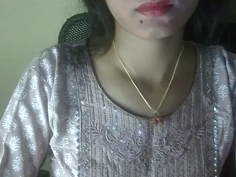 Snapshot of Shezi_N chatting on 05.20.26 Shezi N online show from 05.20.26