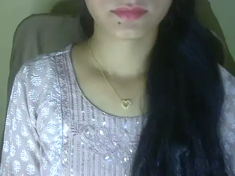 Snapshot of Shezi_N chatting on 06.17.26 Shezi N online show from 06.17.26