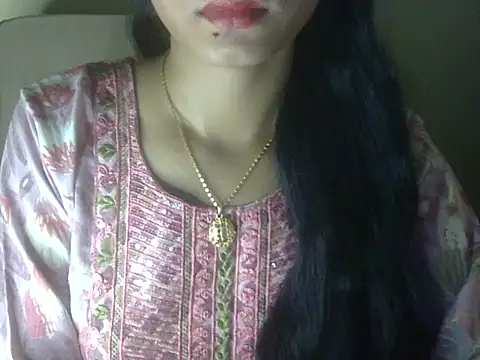 Snapshot of Shezi_N chatting on 06.19.26 Shezi N online show from 06.19.26