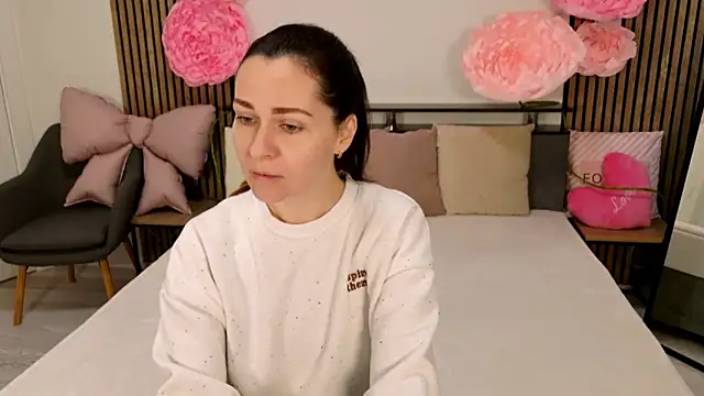 DitaNoir online show from 02.10.26