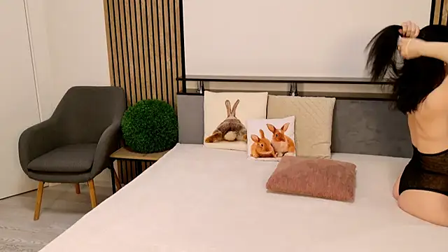 DitaNoir online show from 04.10.26