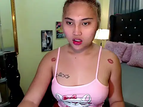 Snapshot of Sammyloove chatting on 05.15.26 Sammyloove online show from 05.15.26