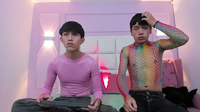 hoot booys  online show from 10.28.25