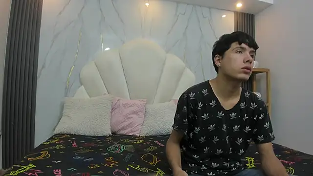 hoot booys  online show from 11.28.25