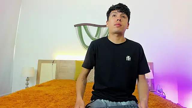 hoot booys  online show from 04.04.26