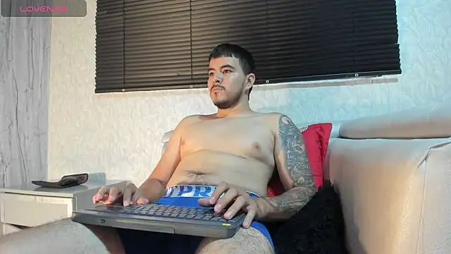 Snapshot of axel_fox21 chatting on 10.26.25 axel fox21 online show from 10.26.25