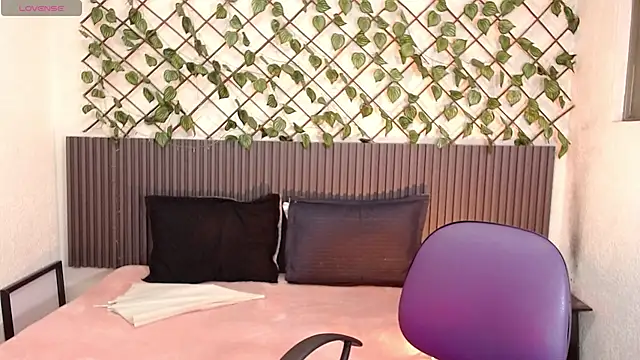 Snapshot of Dark_Niight_ chatting on 02.14.26 Dark Niight online show from 02.14.26