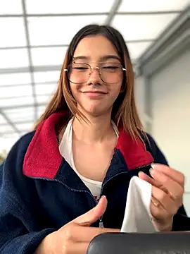 MiaaCute- online show from 10.21.25