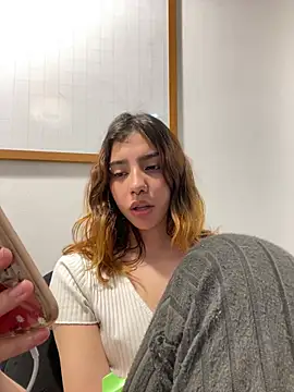 Snapshot of MiaaCute- chatting on 07.28.26 MiaaCute- online show from 07.28.26