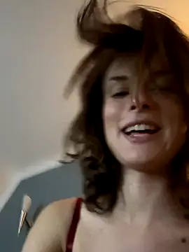 Snapshot of Maryfiziert chatting on 10.16.25 Maryfiziert online show from 10.16.25