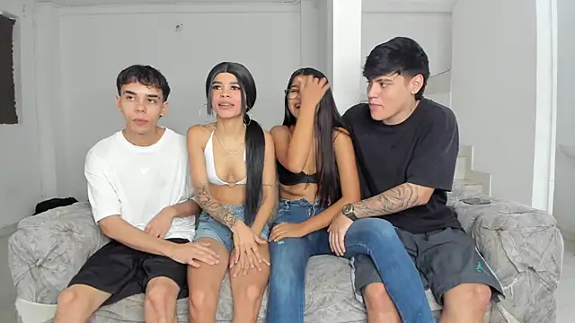 Snapshot of HottWett chatting on 10.29.25 HottWett online show from 10.29.25