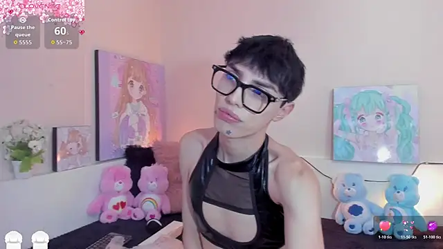 Strawberry Kitty  online show from 01.16.26