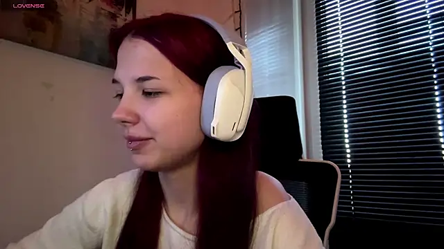 Snapshot of HanaMantanaDell chatting on 04.18.26 HanaMantanaDell online show from 04.18.26