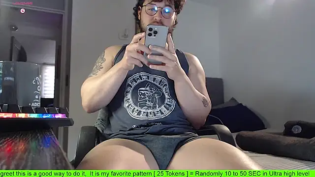 Snapshot of SugaredDigit chatting on 10.06.25 SugaredDigit online show from 10.06.25