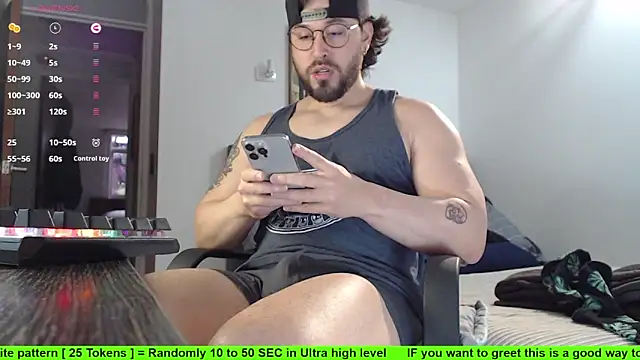 Snapshot of SugaredDigit chatting on 10.14.25 SugaredDigit online show from 10.14.25