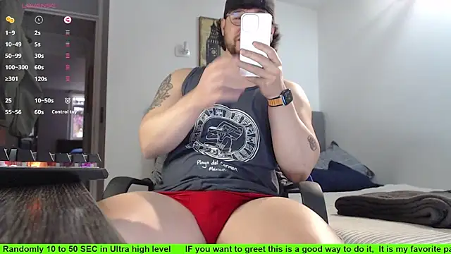 Snapshot of SugaredDigit chatting on 10.18.25 SugaredDigit online show from 10.18.25