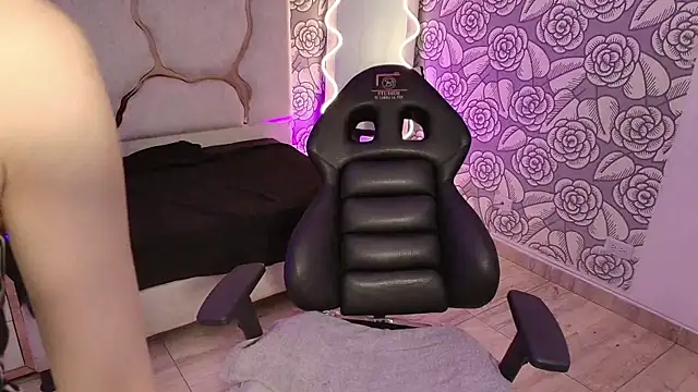 KATANA TAY online show from 11.03.25