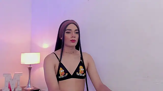 Amelia Brixton online show from 04.17.26