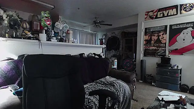 biggerisbetter12 online show from 04.16.26