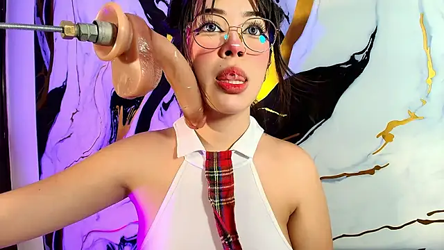 Snapshot of sophiie18 chatting on 03.17.26 sophiie18 online show from 03.17.26