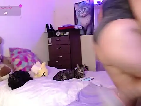 yvonne jlove online show from 10.31.25