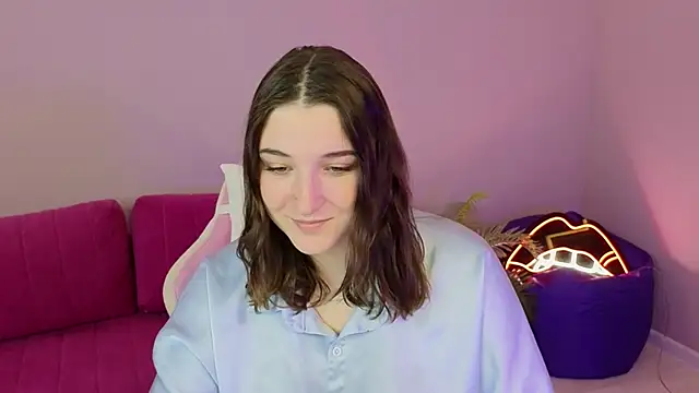 AnnieDodge online show from 10.18.25