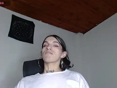 Snapshot of Scarlett_crastrawberry chatting on 04.23.26 Scarlett crastrawberry online show from 04.23.26