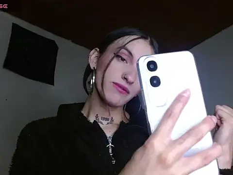 Snapshot of Scarlett_crastrawberry chatting on 04.24.26 Scarlett crastrawberry online show from 04.24.26