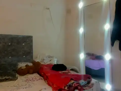 Snapshot of bad_girl_xxx chatting on 11.13.25 bad girl xxx online show from 11.13.25