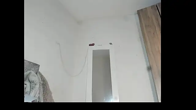 Snapshot of bad_girl_xxx chatting on 12.05.25 bad girl xxx online show from 12.05.25