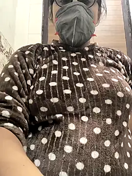 Lovely Tannu online show from 12.17.25