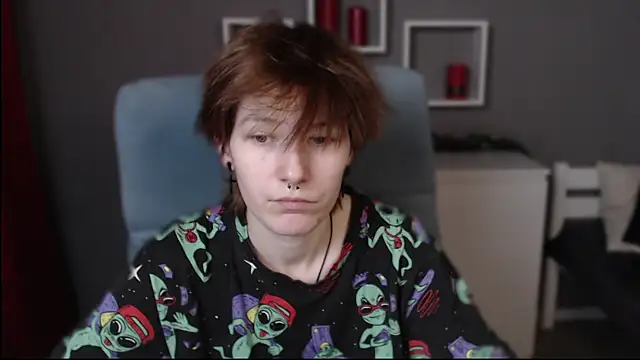 Snapshot of guitarandangell chatting on 11.29.25 guitarandangell online show from 11.29.25